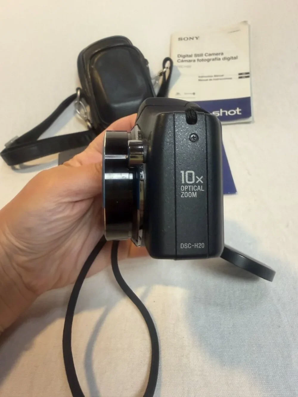 Sony Cyber-shot DSC-H20 Digital Camera Black 10.1MP 10x Zoom Bundle Case Memory